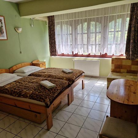Róza Hotel és Apartmanház Esztergom Esterno foto