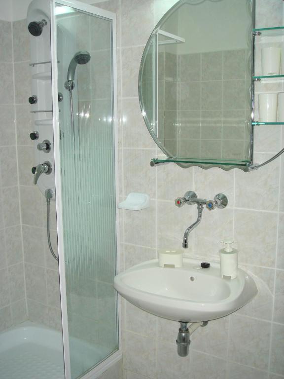 Róza Hotel és Apartmanház Esztergom Camera foto