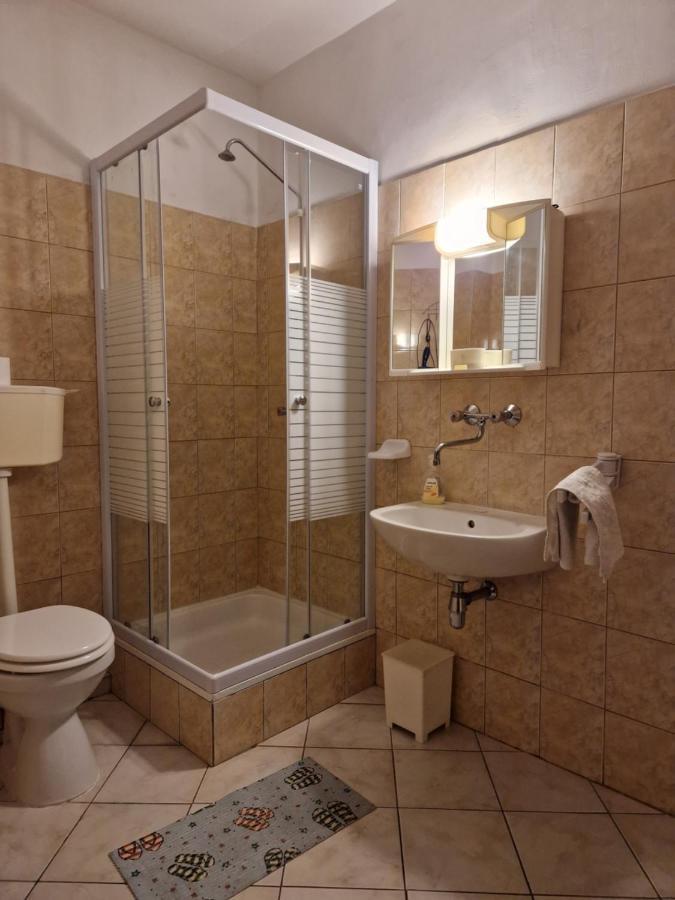 Róza Hotel és Apartmanház Esztergom Esterno foto