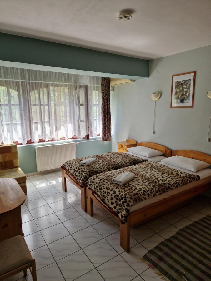 Róza Hotel és Apartmanház Esztergom Esterno foto
