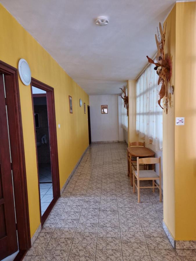 Róza Hotel és Apartmanház Esztergom Esterno foto