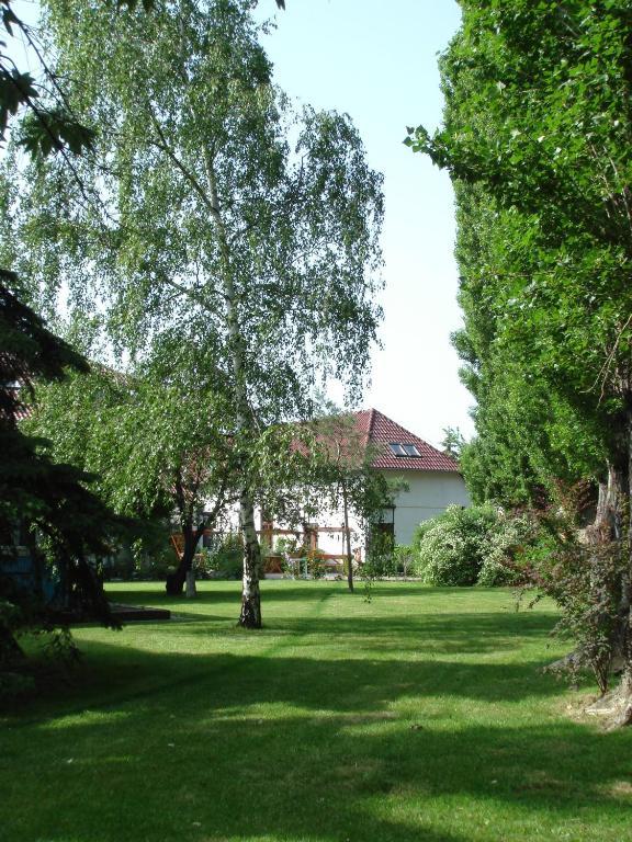 Róza Hotel és Apartmanház Esztergom Esterno foto