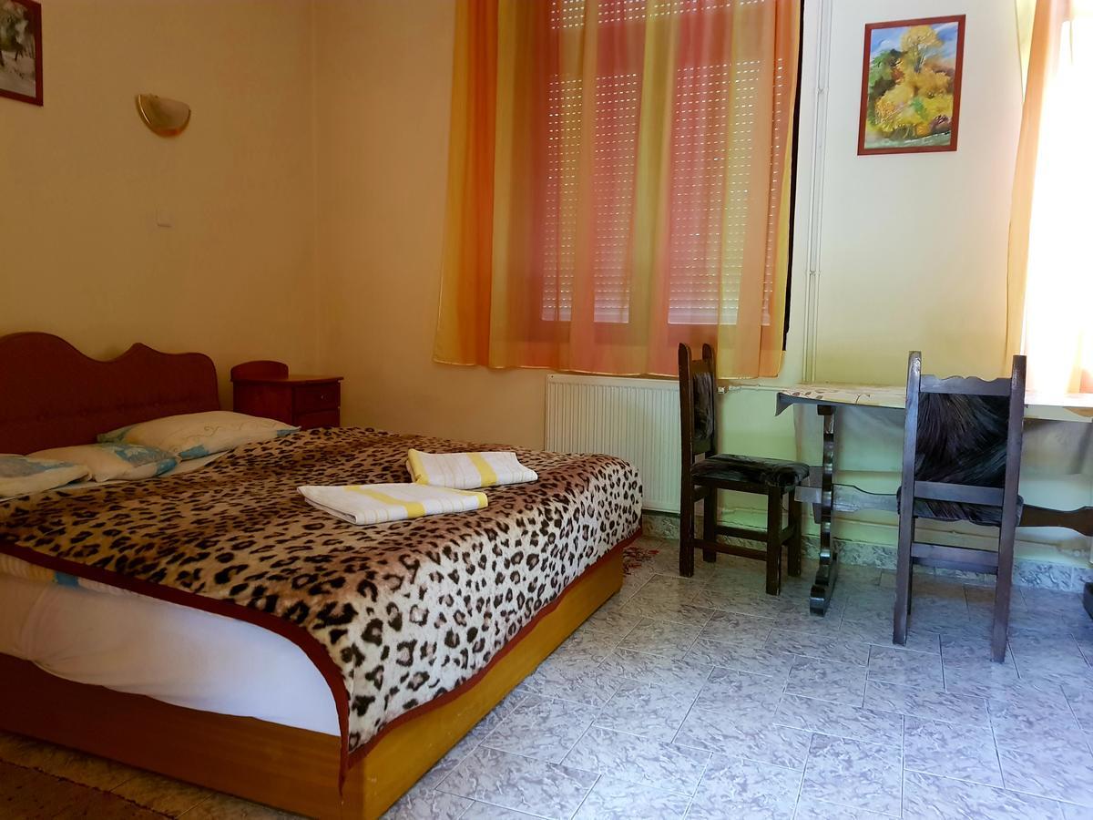 Róza Hotel és Apartmanház Esztergom Esterno foto