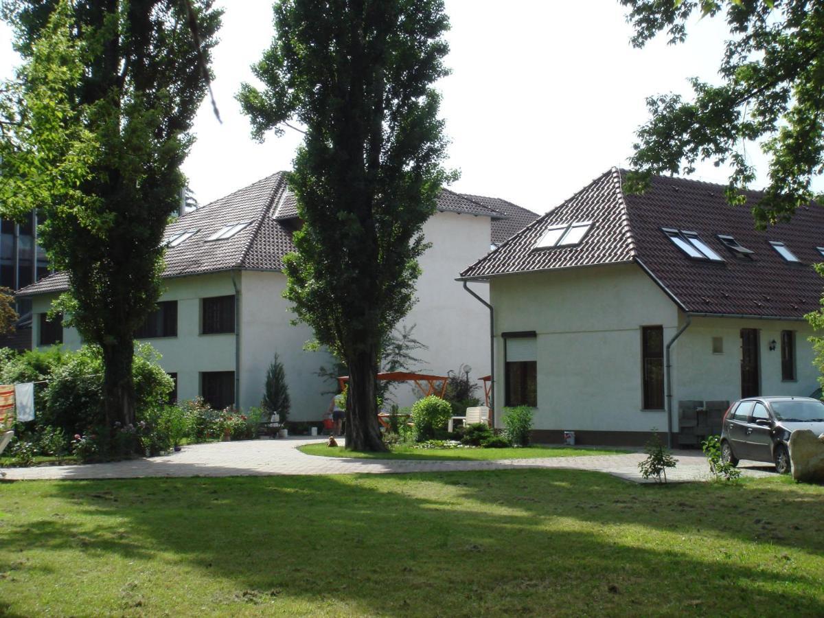 Róza Hotel és Apartmanház Esztergom Esterno foto