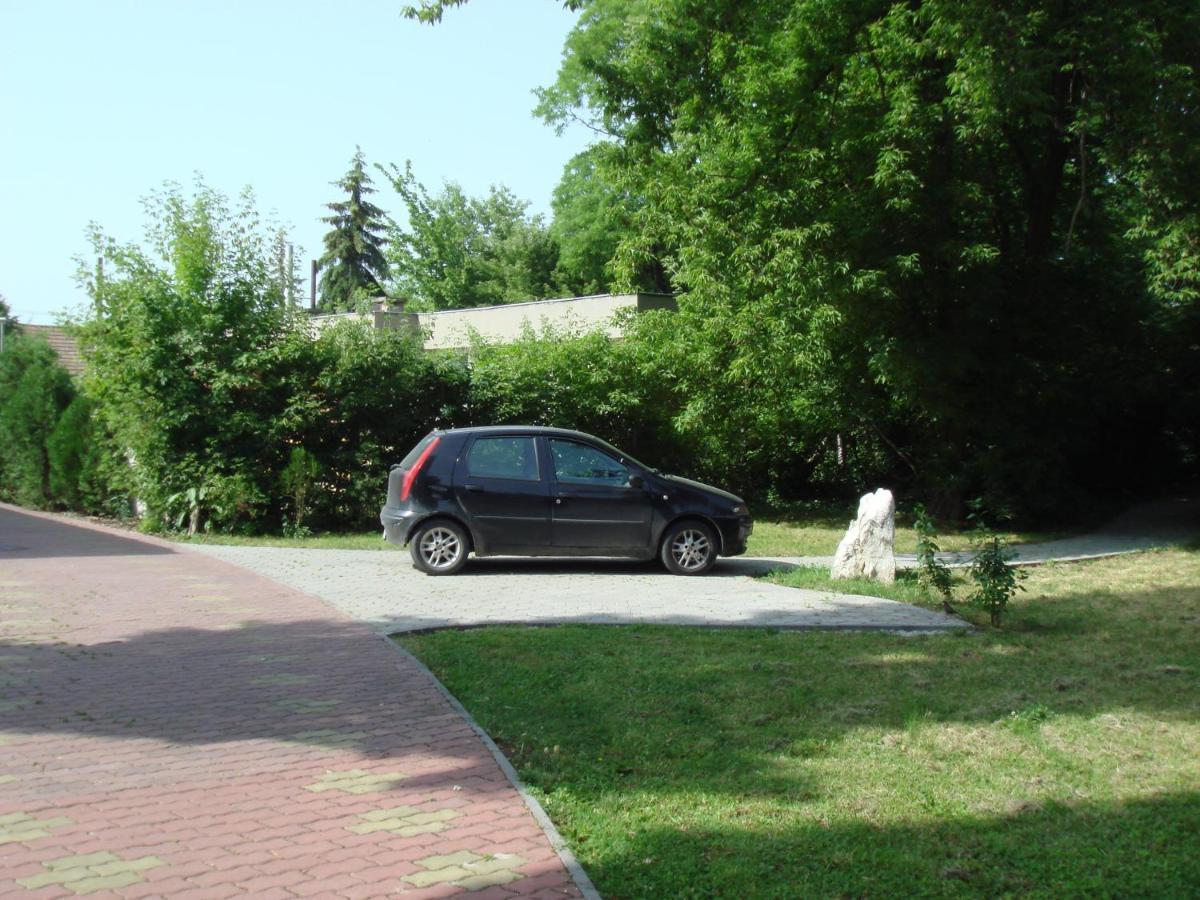 Róza Hotel és Apartmanház Esztergom Esterno foto